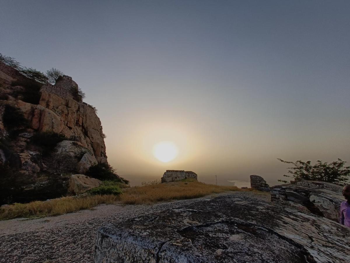 Dream Hampi Villa & Home Stay Экстерьер фото